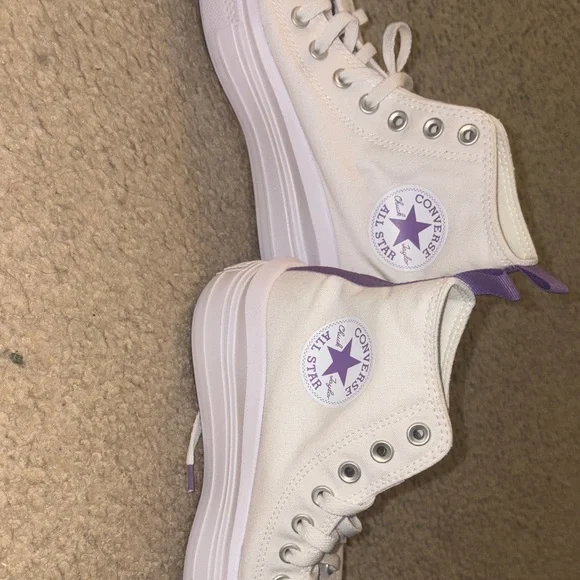 Converse | Shoes | Converse Hightop Sneakers In White And  display picture 2